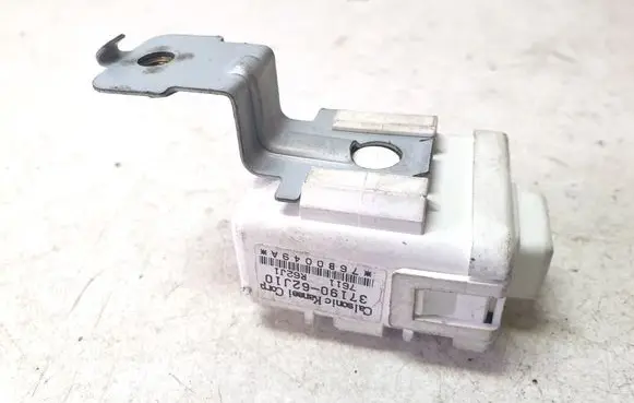 Suzuki Swift I Other relay 3719062J10
