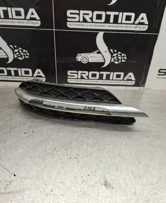 Mercedes-Benz C W204 Front bumper lower grill A2048803324