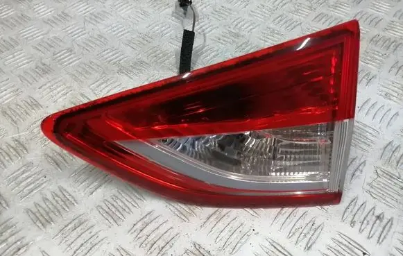 Tailgate rear/tail lights