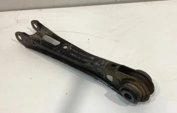Rear control arm
