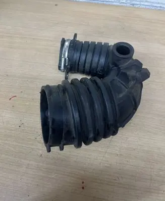 Audi A6 S6 C6 4F Air intake hose/pipe 4F0129615E