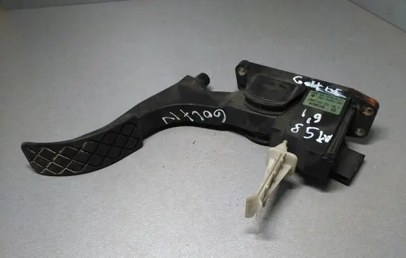 Volkswagen Golf IV Accelerator throttle pedal 0281002342 1J1721503K