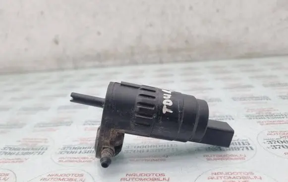 Volkswagen Touran I Windscreen/windshield washer pump 1K6955651