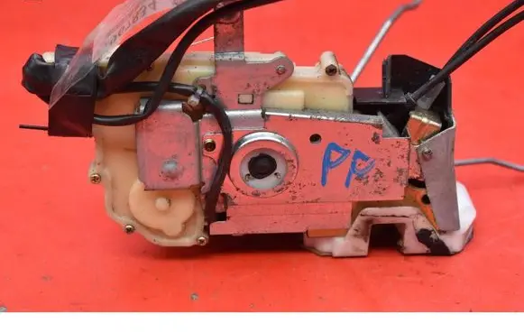 Lexus GS 300 400 430 Front door lock