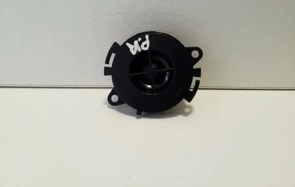 Front door high frequency speaker