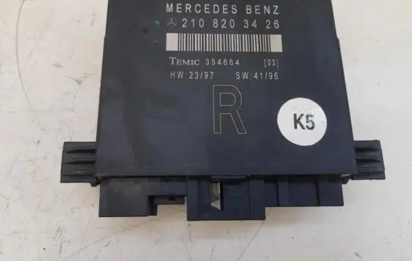 Mercedes-Benz C W202 Door control unit/module 2108203426
