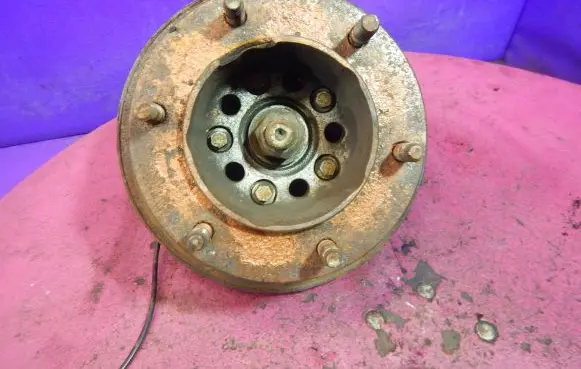 Ford Transit - Tourneo Connect Front wheel hub spindle knuckle