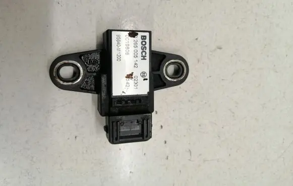 KIA Sorento Airbag deployment crash/impact sensor 0265005142 0019806 02331