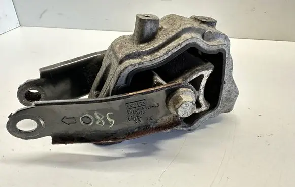 Volvo S80 Engine mounting bracket 30671219 6G926P082AB