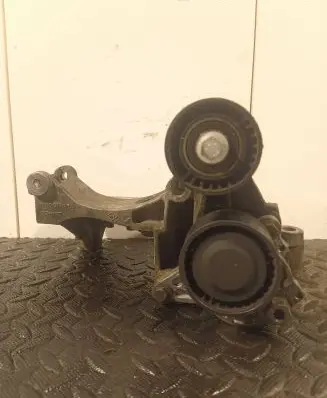 Renault Trafic III (X82) Generator/alternator bracket 117105124R