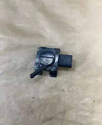 BMW X3 E83 Exhaust gas pressure sensor 7789219