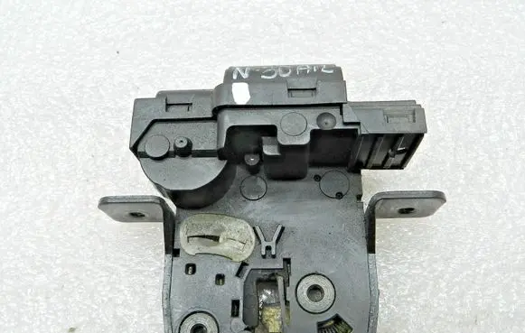 Nissan Qashqai Tailgate/trunk/boot lock/catch/latch 90502AV70B