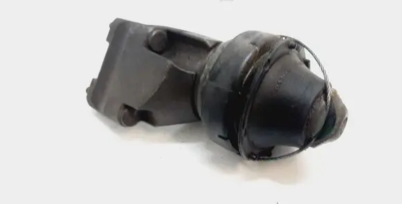 Volvo XC90 Engine mount bracket 30778053