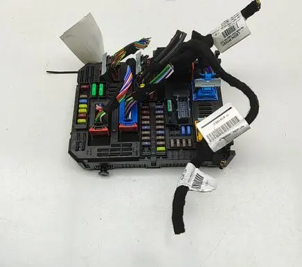 Peugeot 3008 II Fuse module 9832881380 28719742