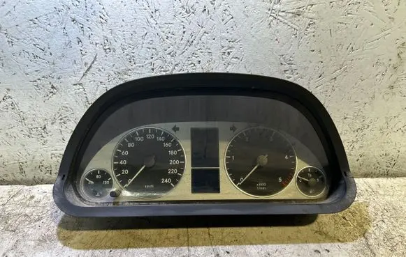 Mercedes-Benz B W245 Speedometer (instrument cluster) A1695404448 A1695409511 0263643344