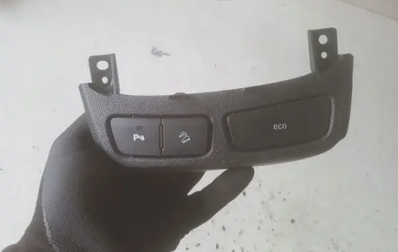 Opel Mokka Tailgate/trunk/boot open switch 