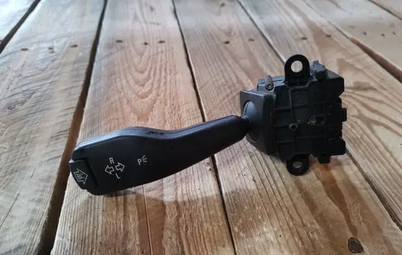BMW X3 E83 Indicator stalk 8363668
