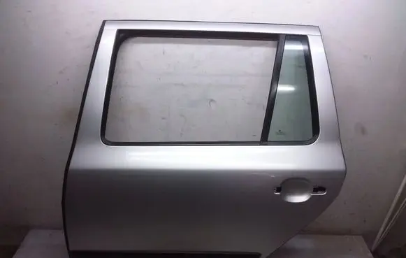 Skoda Octavia Mk2 (1Z) Rear door 