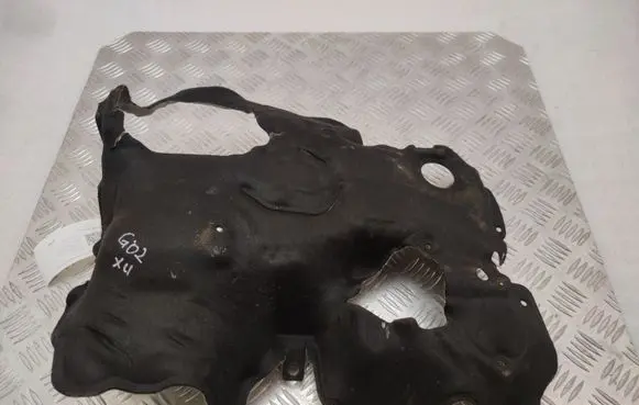 BMW X4 G02 Heat shield in engine bay 8583378