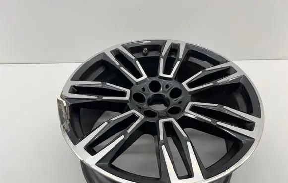 BMW 5 G60 G61 R19 wheel hub/cap/trim 5A324E0