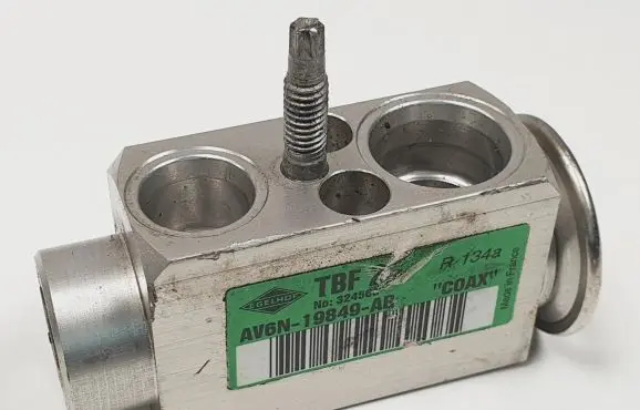 Ford Focus Air conditioning (A/C) expansion valve AV6N-19849-AB