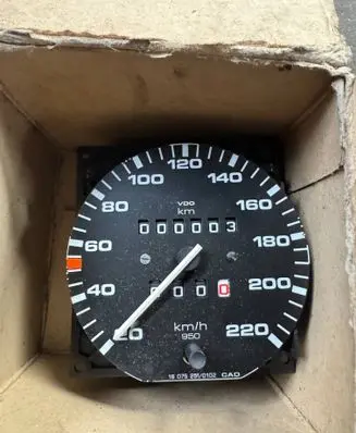 Volkswagen Golf II Speedometer (instrument cluster) 533957031N