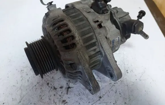 KIA Sorento Generator/alternator 373004A110 A6111393