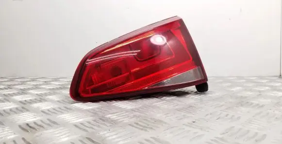 Volkswagen Golf VII Tailgate rear/tail lights 5G0945094AD