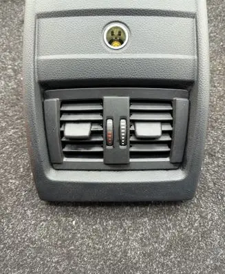 BMW 4 F32 F33 Rear air vent grill 0858201 0102 60571