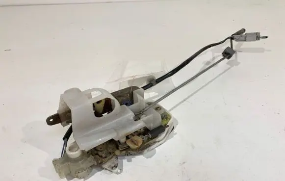 Honda CR-V Front door lock