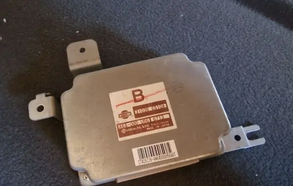 Nissan X-Trail T30 Comfort/convenience module 31036ES10A