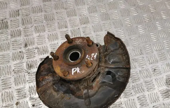 Toyota Avensis T250 Front wheel hub