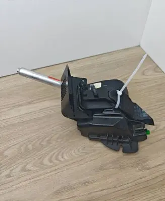 Volvo V70 Middle seatbelt (rear) 6061539L0 NAL08030 14L587L