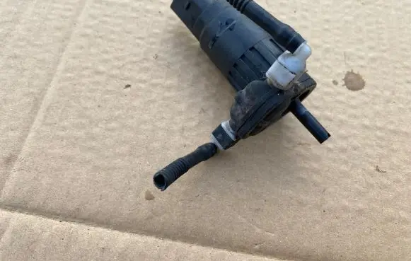 Volkswagen Polo V 6R Windscreen/windshield washer pump 1K6955651 070214 5360178009