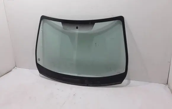Dacia Dokker Front windscreen/windshield window 727123184R