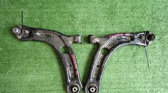 Volkswagen Touran III Front lower control arm/wishbone 