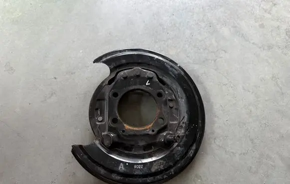 Toyota GT 86 Rear brake disc plate dust cover SU00300641