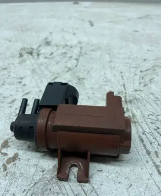 Ford C-MAX I Turbo solenoid valve PA66GF35