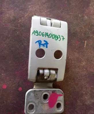Mercedes-Benz Sprinter W906 Loading door upper hinge A9067400037