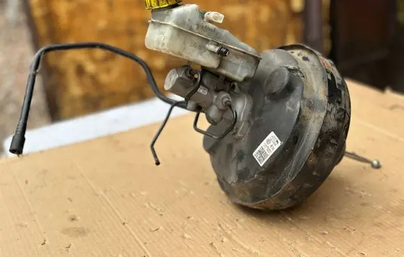 Volkswagen Multivan T5 Brake booster 7E0612101C