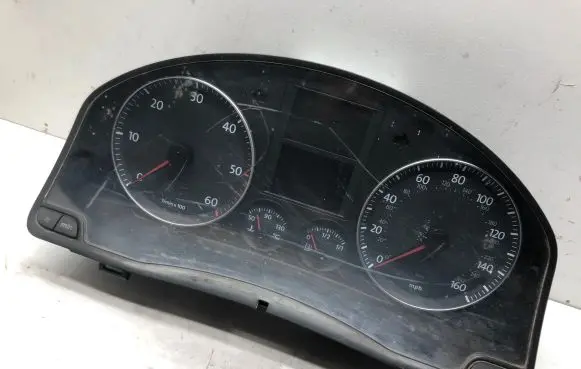 Volkswagen Golf V Speedometer (instrument cluster) 1K0920960L V3354110 VWZ7Z0D9363476