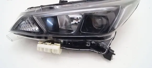Nissan Leaf II (ZE1) Headlight/headlamp