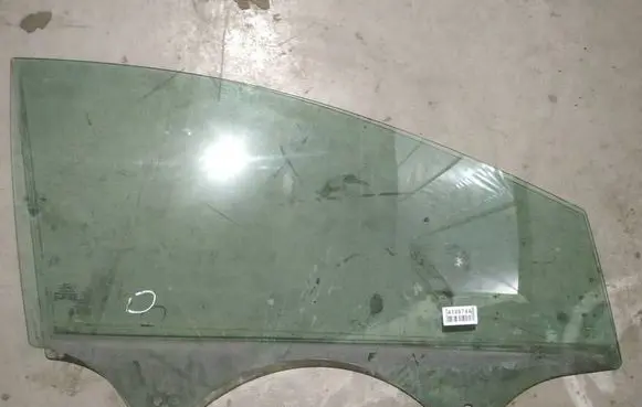 Ford Focus Front door window glass four-door as2