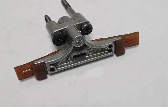 BMW M5 F90 Slide rail for timing chain 7594903 7594905