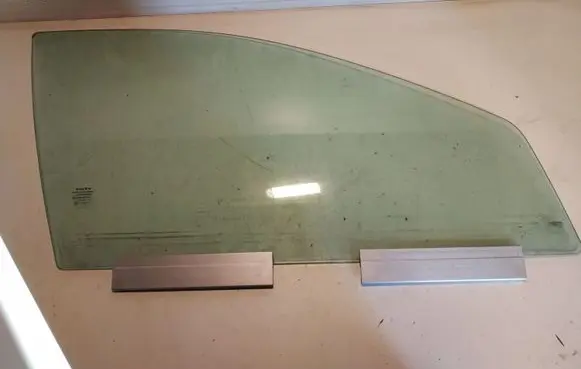 Volvo V70 Front door window glass four-door