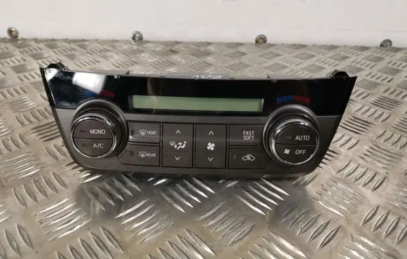 Toyota RAV 4 (XA40) Climate control unit 5590042400