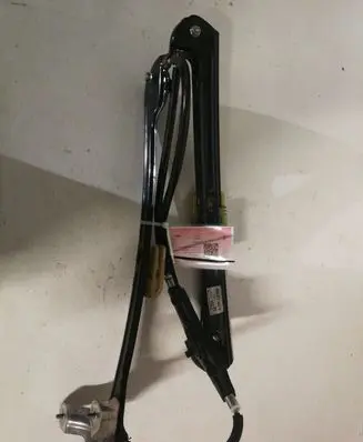 Volkswagen Golf VII Front door window regulator with motor 5G4837462H