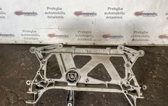 Volkswagen PASSAT B8 Front subframe 3Q0199369E