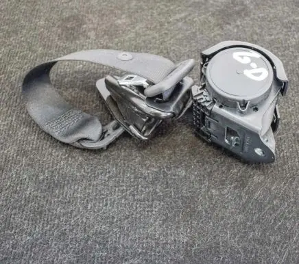 BMW 2 F22 F23 Rear seatbelt 7293268