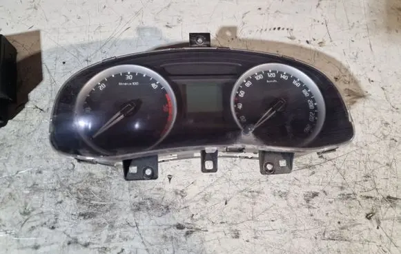 Skoda Fabia Mk2 (5J) Speedometer (instrument cluster) 5J0920811C